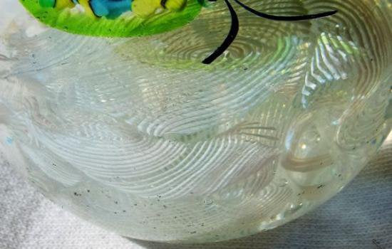 ４２２　ヴェネチアンガラスペーパーウェイト～白のラッティチーノと蝶模様