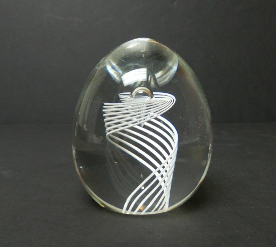 ４２８　スチューベンのガラスペーパーウェイト～スワール模様 サイン入り