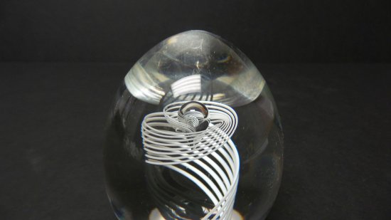 ４２８　スチューベンのガラスペーパーウェイト～スワール模様 サイン入り