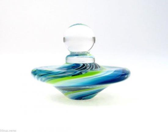 ４３７　ユニークなフォルムのアンティークガラスペーパーウェイト