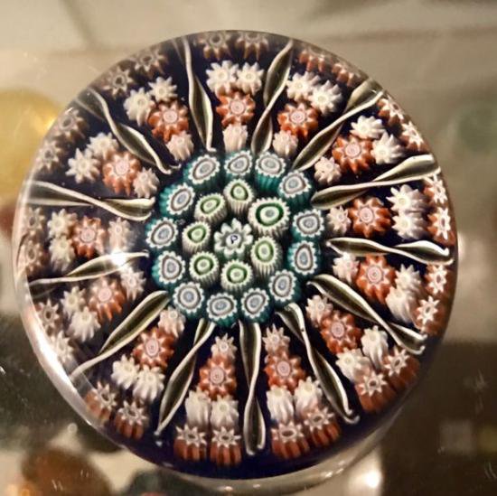 ４３８　ベネチアングラスのミルフィオリペーパーウェイト