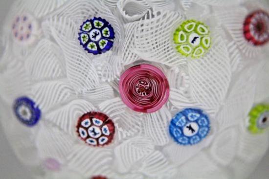 ４４１　中央にクリシースタイルのバラ　ベネチアングラス　ミッレフィオーリラッティチーノの美しいペーパーウェイト