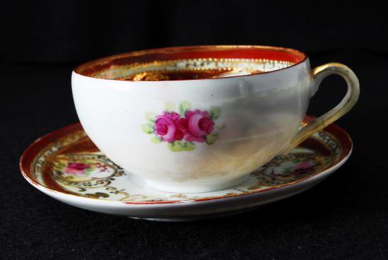 ０６９　オールドノリタケ ニッポン 金彩薔薇図紋 カップ＆ソーサー