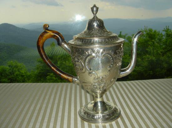 ０３８　シルバーポット Hester Bateman製作 イギリス ジョージ王朝風のスターリングシルバーのティーポット(1786年製)