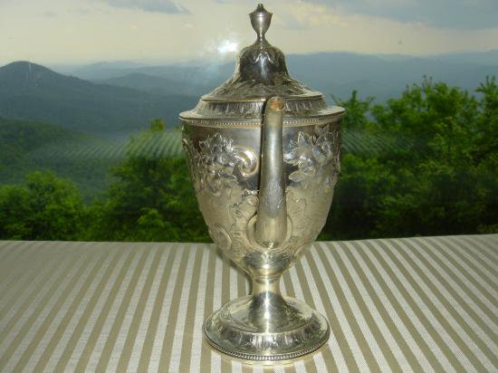 ０３８　シルバーポット Hester Bateman製作 イギリス ジョージ王朝風のスターリングシルバーのティーポット(1786年製)