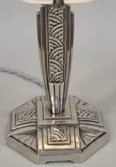 ００５　シュナイダー兄弟: 1930年代アール・デコランプ