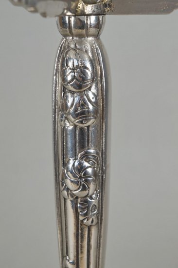 ００５　シュナイダー兄弟: 1930年代アール・デコランプ