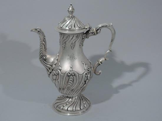 ０４１　シルバーポット ジョージ王朝風のスターリングシルバーのコーヒーポット(1763年製)