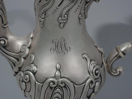 ０４１　シルバーポット ジョージ王朝風のスターリングシルバーのコーヒーポット(1763年製)