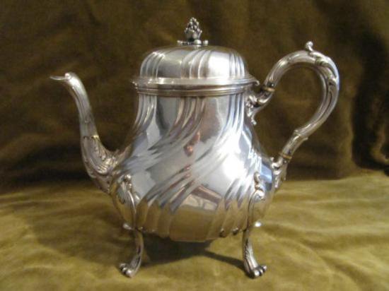０５８　シルバーポット ゴージャスなフランス製スターリングシルバーの大型ティーポット