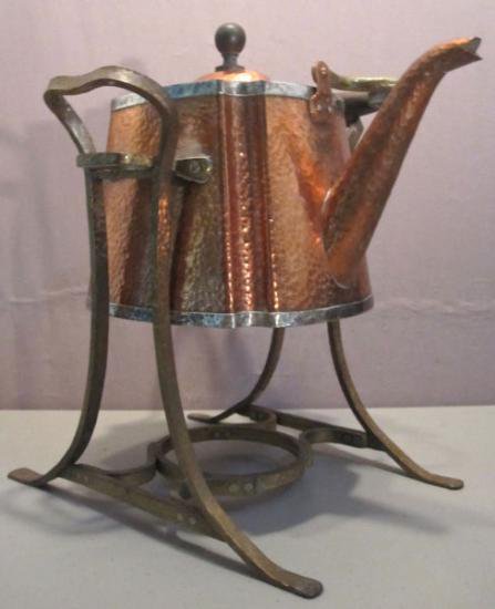 ０８５　シルバーポット Joseph Heinrichs ハンマー打ち出し模様が美しい銅製のティーポット&スタンド