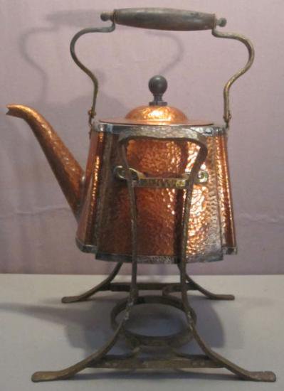 ０８５　シルバーポット Joseph Heinrichs ハンマー打ち出し模様が美しい銅製のティーポット&スタンド