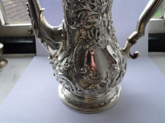 １０２　シルバーポット スターリングシルバー ジョージアン コーヒーポット 1768年ロンドン製 刻印有り
