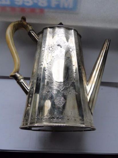 １０５　シルバーポット アンティーク品 ヴィクトリア様式 コーヒーポット スターリングシルバー 1875年ロンドン製