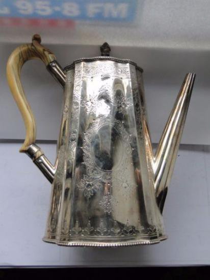 １０５　シルバーポット アンティーク品 ヴィクトリア様式 コーヒーポット スターリングシルバー 1875年ロンドン製