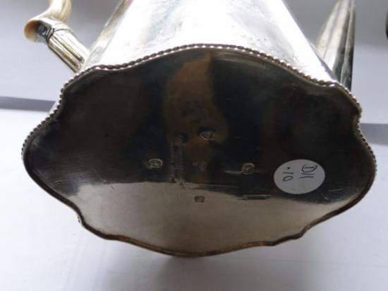 １０５　シルバーポット アンティーク品 ヴィクトリア様式 コーヒーポット スターリングシルバー 1875年ロンドン製