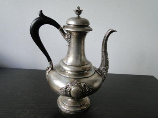 １０６　シルバーポット アンティーク品 スターリングシルバーコーヒーポット 彫刻装飾  1890年フランス・パリ製 刻印有り