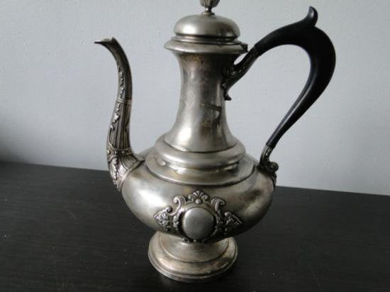 １０６　シルバーポット アンティーク品 スターリングシルバーコーヒーポット 彫刻装飾  1890年フランス・パリ製 刻印有り