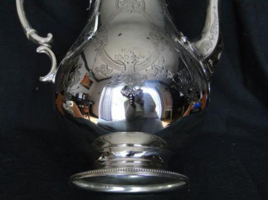 １０７　シルバーポット スターリングシルバー 彫刻装飾 Barnards 1861年ロンドン製 刻印有り