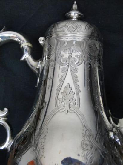 １０７　シルバーポット スターリングシルバー 彫刻装飾 Barnards 1861年ロンドン製 刻印有り