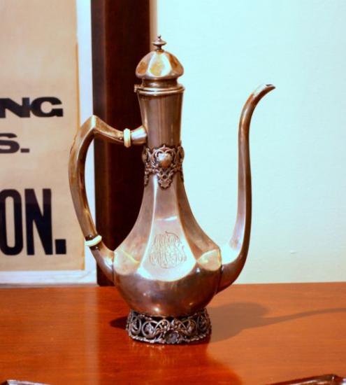 １０９　シルバーポット 珍しい一品 スターリングシルバーチョコレートポット Goreham ヴィクトリア様式