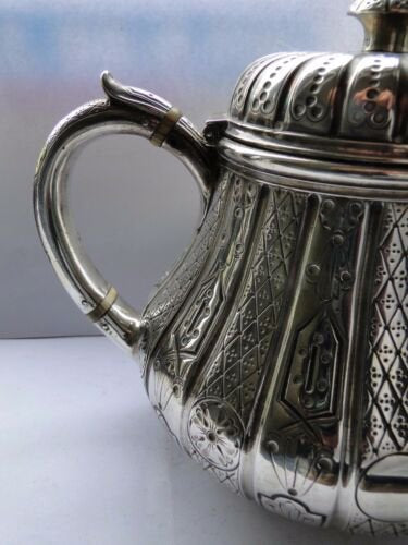 シルバーポット ティーポット ヴィクトリア様式 アンティーク品 1872年ロンドン製 Hunt & Rosskell 彫刻装飾