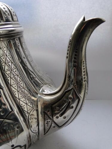 シルバーポット ティーポット ヴィクトリア様式 アンティーク品 1872年ロンドン製 Hunt & Rosskell 彫刻装飾