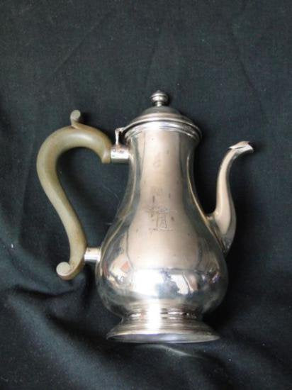 １１２　シルバーポット スターリングシルバーのコーヒーポット 1758年ロンドン製  ホールマーク刻印有り アンティーク品