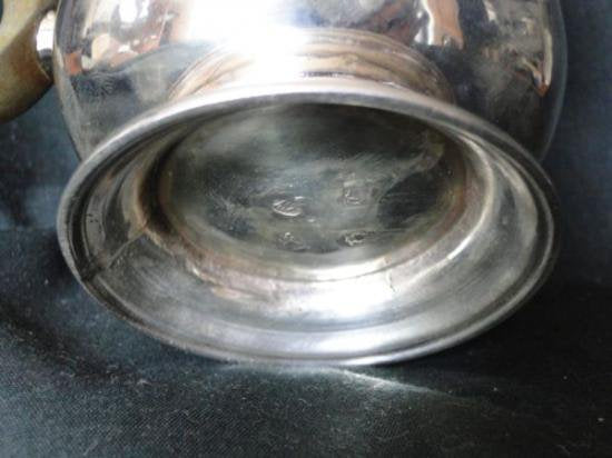 １１２　シルバーポット スターリングシルバーのコーヒーポット 1758年ロンドン製  ホールマーク刻印有り アンティーク品