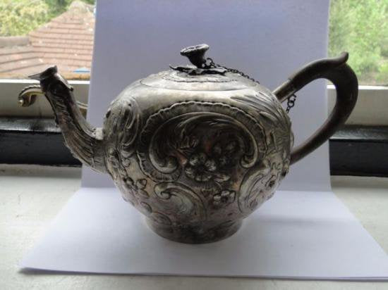 １１７　シルバーポット スターリングシルバーティーポット 彫刻装飾 刻印有り 1860年北欧製