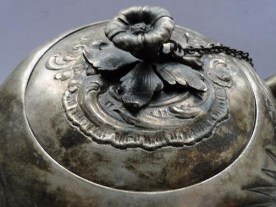 １１７　シルバーポット スターリングシルバーティーポット 彫刻装飾 刻印有り 1860年北欧製