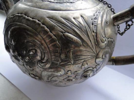 １１７　シルバーポット スターリングシルバーティーポット 彫刻装飾 刻印有り 1860年北欧製