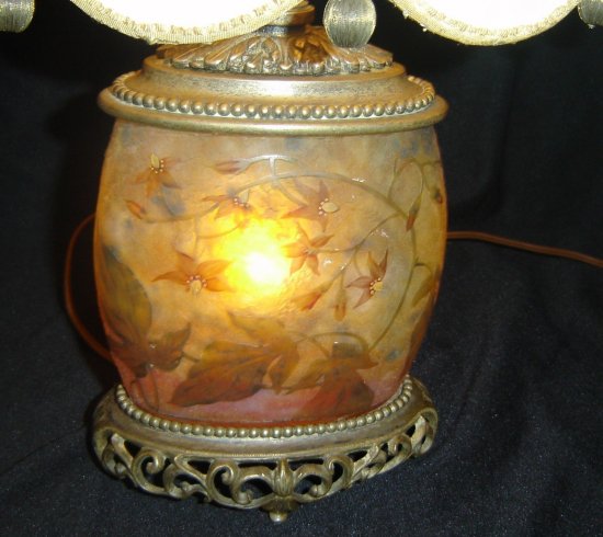 アンティーク　ドームナンシー　茄子の花のテーブルランプ