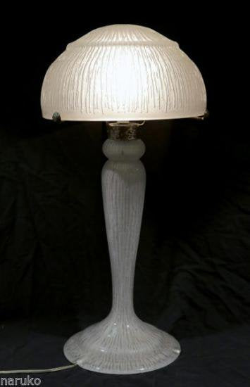 ドームナンシー　アート・デコ　ガラステーブルランプ　白色