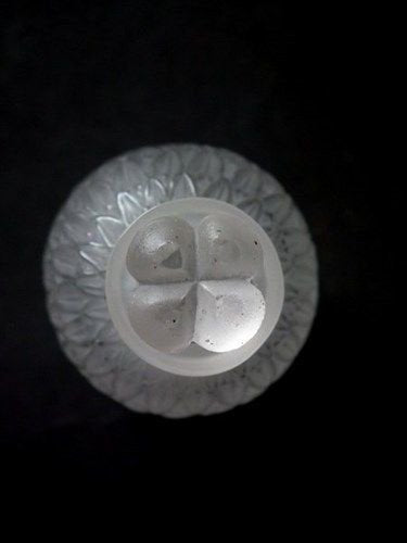 178 ルネ・ラリック 小さな葉模様の香水瓶 – アンティークテーブル