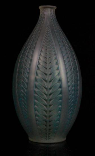 １９４　ルネ　ラリック　20.5cm　ガラス製花瓶　アール・デコ様式　アカシア柄　1921年製
