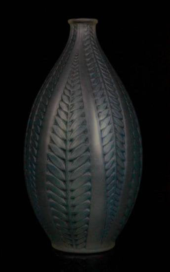 １９４　ルネ　ラリック　20.5cm　ガラス製花瓶　アール・デコ様式　アカシア柄　1921年製