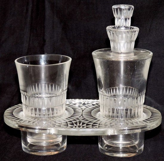 ２２５　ルネ　ラリック　ブルグイユの瓶とグラスのセット
