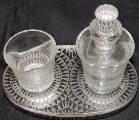 ２２５　ルネ　ラリック　ブルグイユの瓶とグラスのセット