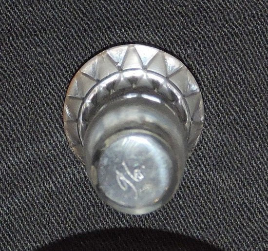 ２２５　ルネ　ラリック　ブルグイユの瓶とグラスのセット