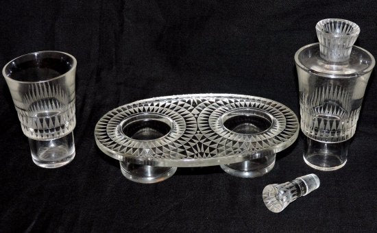 ２２５　ルネ　ラリック　ブルグイユの瓶とグラスのセット