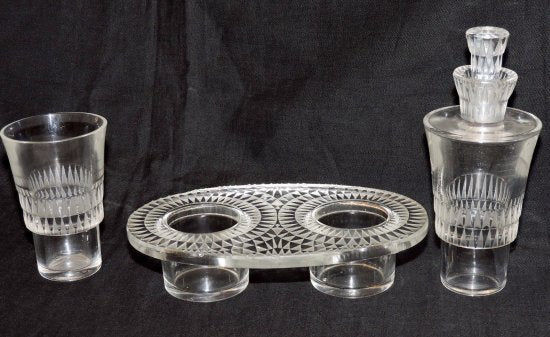 ２２５　ルネ　ラリック　ブルグイユの瓶とグラスのセット