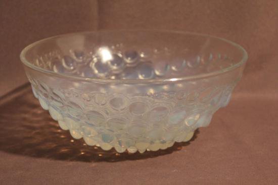 ２３４　クリスタルガラス製小鉢　ルネ　ラリックのサイン入り