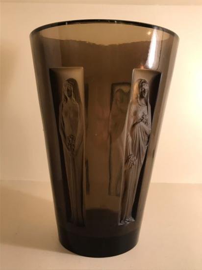 ２５５　ルネ　ラリック　Rene Lalique　花瓶「6人の小像のゴブレット」　いぶしガラス製