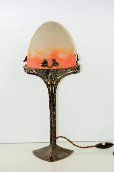 ０４９　ミューラー兄弟　銀杏の装飾のランプ