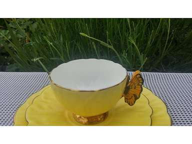 １４５　エインズレイ　バタフライハンドル　カップ＆ソーサーとプレート