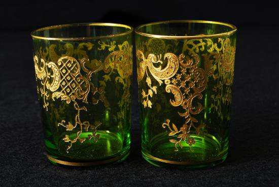 ０５０　バカラ サンルイ リーフモチーフ 金彩グリーンクリスタル デカンタ＆プレート＆グラス2客セット