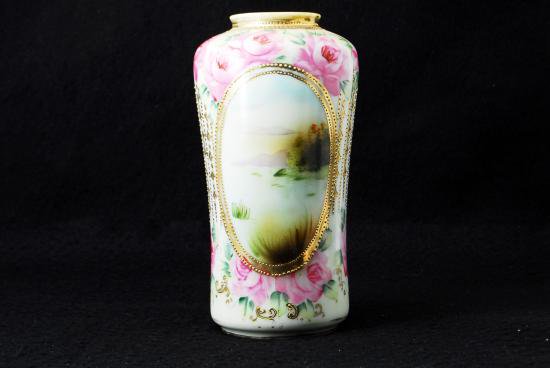 ０８１　オールドニッポン・ノリタケ 金盛手彩色薔薇図紋飾壺