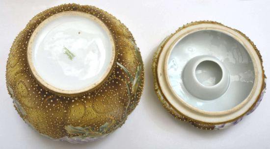０８５　オールドニッポン　ノリタケ　花模様の蓋付茶葉入れ