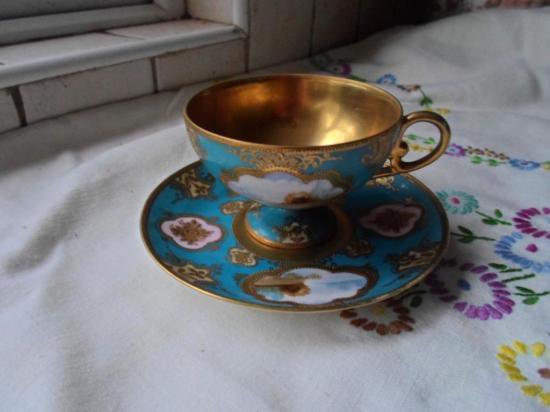 ０９０　オールドノリタケ　風景の小窓と金彩のカップ＆ソーサー